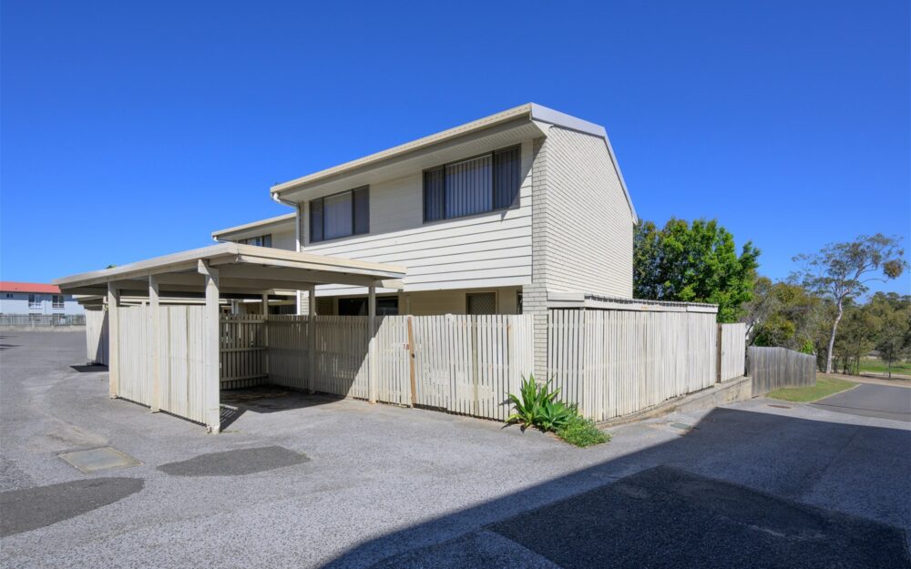 Unfurnished Townhouse Close to River